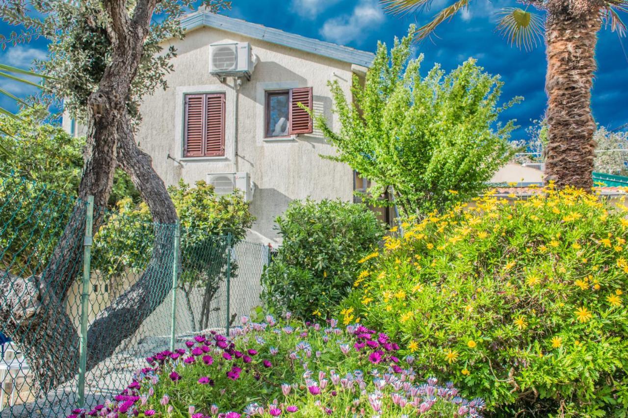 Holiday House Punta Blue & Orange 5M From The Sea, Island Cres Punta Kriza Exterior photo